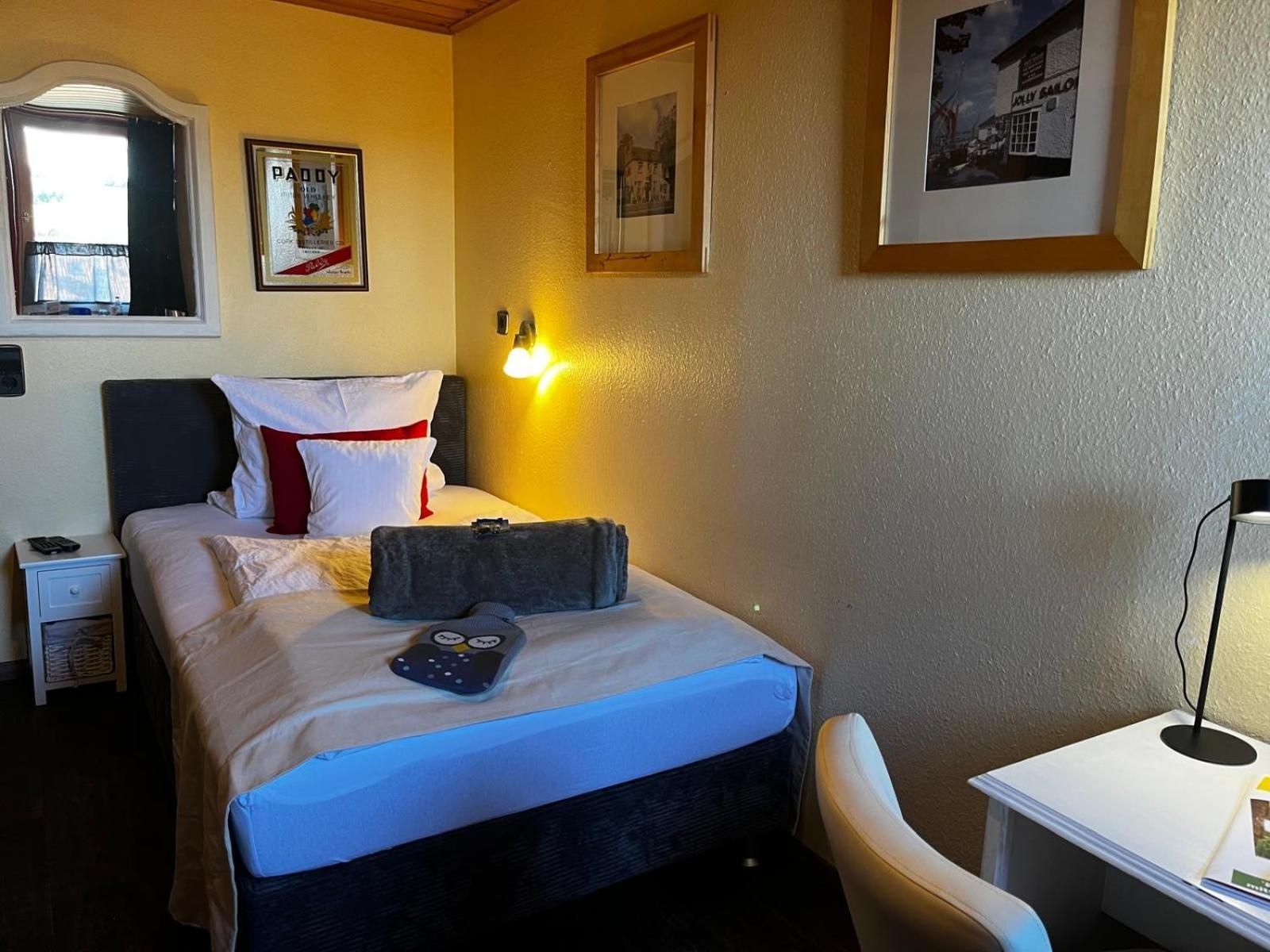 Henblas Hotel Neuenrade المظهر الخارجي الصورة