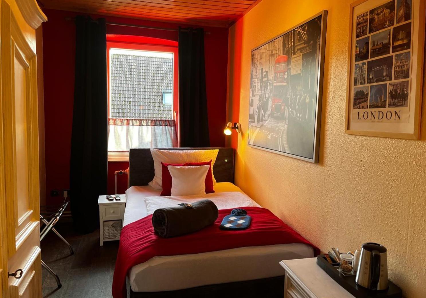 Henblas Hotel Neuenrade المظهر الخارجي الصورة