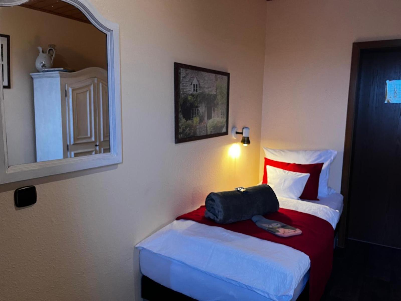 Henblas Hotel Neuenrade المظهر الخارجي الصورة